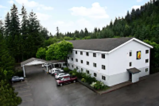 Super 8 by Wyndham Juneau Hotel a 