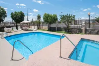 Knights Inn Van Horn - Pools