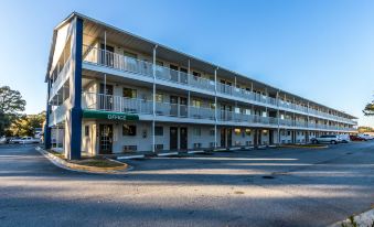 Studio 6 Savannah, GA