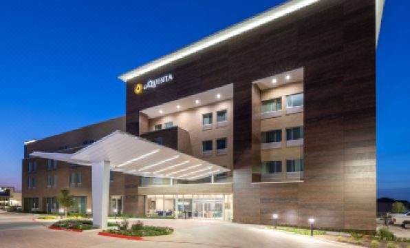 La Quinta Inn & Suites by Wyndham Round Rock Near Kalahari