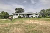 Traditional Country Home in de Soto w/ Yard!