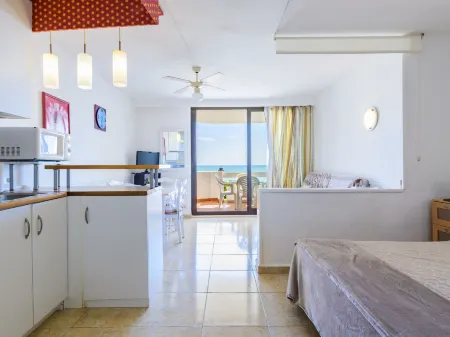 Eurhostal - Seaview Отели в г. Алькала-де-Чиверт