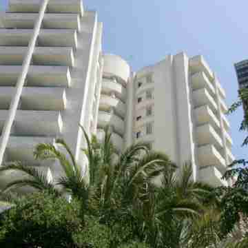 LAS TORRES APTS Hotel Exterior