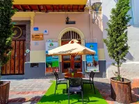 Friends Hotel & Rooftop - Historic Center & Museums Hotels near Viewpoint El Panecillo