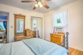 Charming Hampton Bays Home 5 Mi to Coopers Beach