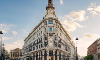 Luxury Apartment in the Center of Madrid Sol
