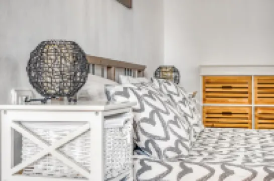 Central Apartment 2 Bedrooms Netflix Wifi and Parking