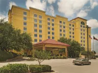 La Quinta Inn & Suites by Wyndham San Antonio Medical Ctr NW Hotels in Bexar County