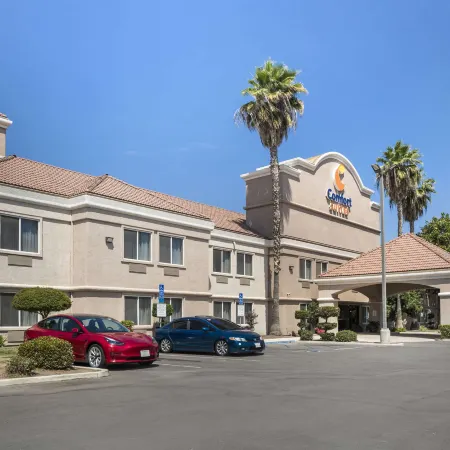 Comfort Suites