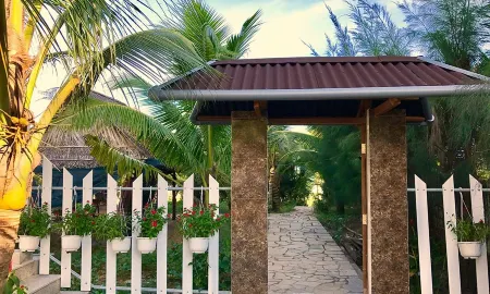 Oceanward Hotel & Resort