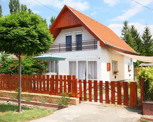 Margaret Hotels in Fonyodi