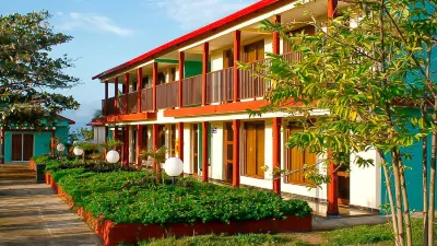 Islazul Villa Yaguanabo Hotels near Muelle Real