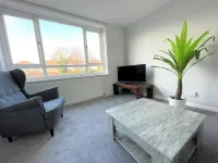 Bright & Airy 3Br Home with Parking Hotels near Sheffield