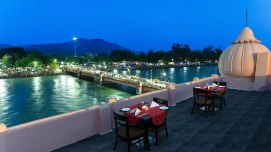 강가 라하리 바이 레저 호텔