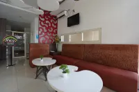 Feliz GH Hotels in Wonocolo