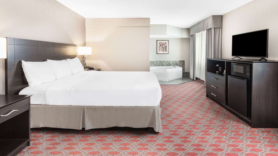 Baymont by Wyndham Brooklyn Center