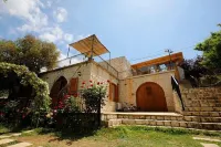 Abdelli Terraces Hotels in Tehoum