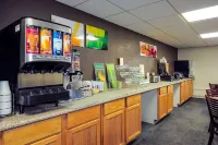 Quality Inn Stadium Area Green Bay Stadium - breakfast