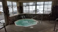 Microtel Inn & Suites by Wyndham Bozeman - Hot Tub