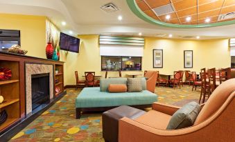 Holiday Inn Express & Suites Greensboro-(I-40 @ Wendover)