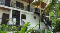 Riverside Apartments - Walk to the Beach in Santa Teresa! Newly Renovated!