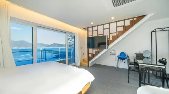 Sacheon Azule Poolvilla โรงแรมใน