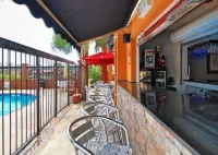 Quality Inn & Suites Aiken - Pools