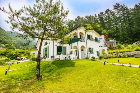 Yangpyeong Tasha's Morning Pension Отели рядом со станцией Yongmun Station