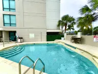 Holiday Inn Express & Suites TAMPA NORTHWEST-OLDSMAR by IHG - Pool