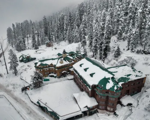 Hotel Hilltop Hotels in Baramulla