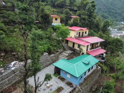 Rumkh Kedar Resort Các khách sạn gần Triyuginarayan Temple
