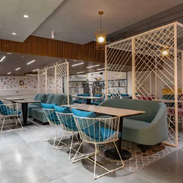 Hotel Deccan Serai Grande, Gachibowli, Hyderabad Отели рядом с достопримечательностью «Торговый центр Inorbit»