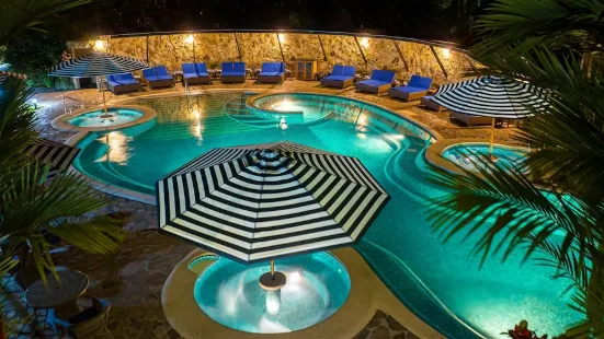 Hideaway Rio Celeste Hotel