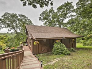 Private Guest House w/ Deck + Spectacular Views!