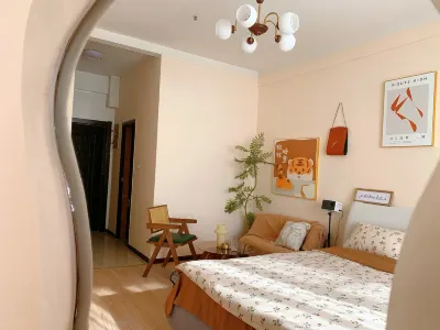時光小築（燕山大街西段1號分店） Hotel di Stasiun Kereta Qinhuangdao