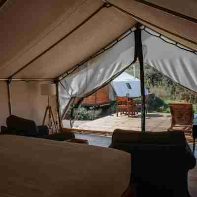 Hotel Cuatro Cuatros Rooms