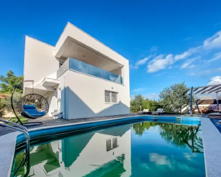 Villa Nika Hotels in Srima