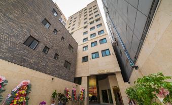 2. 수원역 Hote..