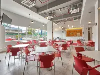 City Express Junior by Marriott San Luis Potosí Zona Industrial Отели рядом с достопримечательностью «Арена «Эль-Домо»»