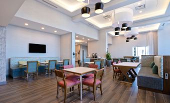 Hampton Inn & Suites by Hilton Ottawa West