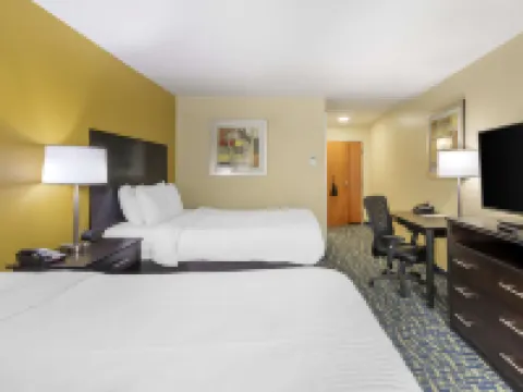 เบสท์เวสเทิร์นพลัส บรันส์วิค อินน์แอนด์สวีทส์ โรงแรมในบรันสวิก