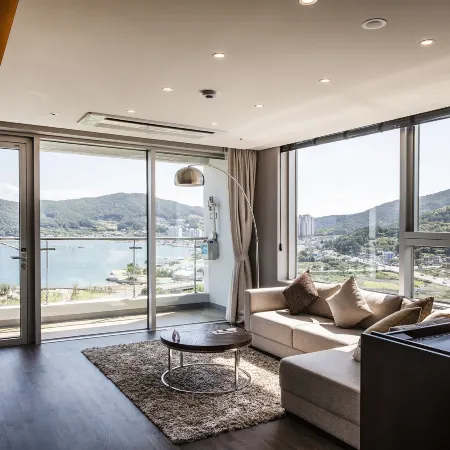 Hotel the Fora Suites Geoje