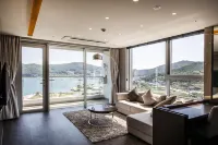 Hotel the Fora Suites Geoje - 游泳池