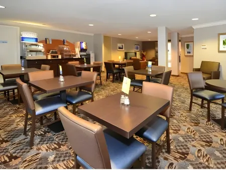 Holiday Inn Express & Suites Santa Clara