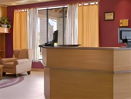 Super 8 by Wyndham Timmins on Отели в г. Тимминс