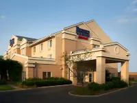 Fairfield Inn & Suites Indianapolis East Các khách sạn gần Izakaya Japanese Restaurant