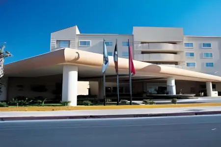Fiesta Inn Express Hermosillo Отели рядом с достопримечательностью «Museum of Popular Cultures of Sonora»