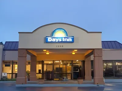 Days Inn & Suites by Wyndham Charleston Airport West Hotels in North Charleston