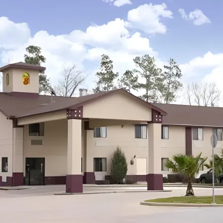 Super 8 by Wyndham Cleveland TX