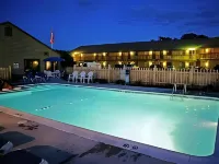 Flagship Inn Hotels in Boothbay